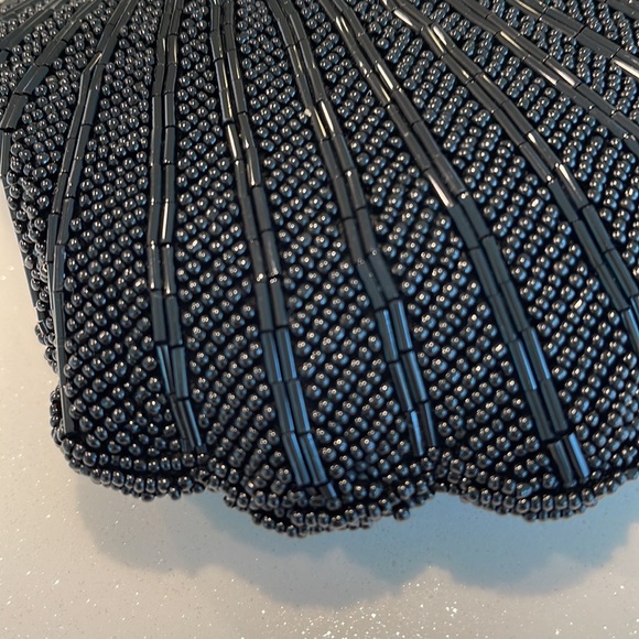 NWT Valerie Stevens evening beaded black clamshell bag Silvertone hardware - Picture 2 of 11